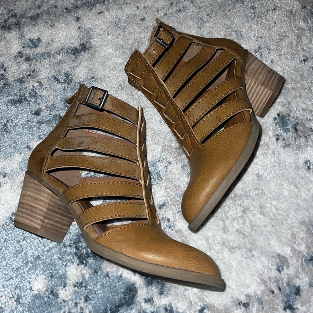 American Eagle Outfitters  Booties